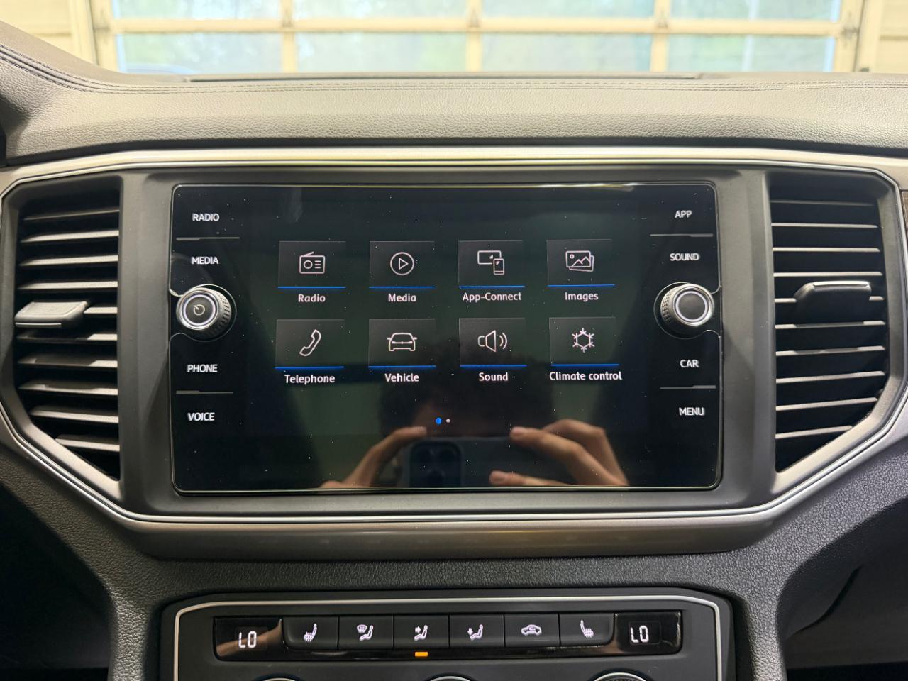 Volkswagen Atlas 3.6L V6 SE w/Technology FWD 2019