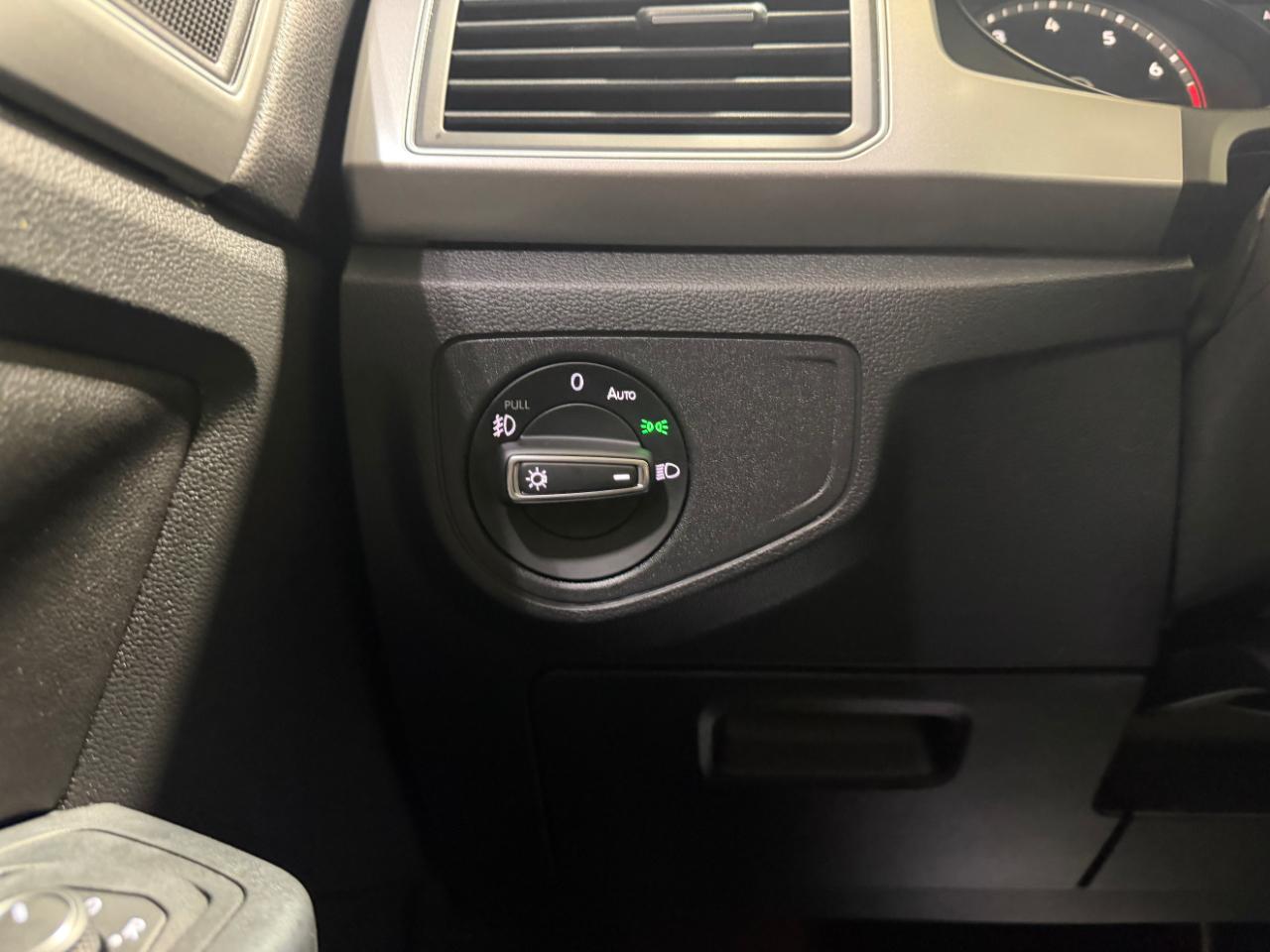 Volkswagen Atlas 3.6L V6 SE w/Technology FWD 2019
