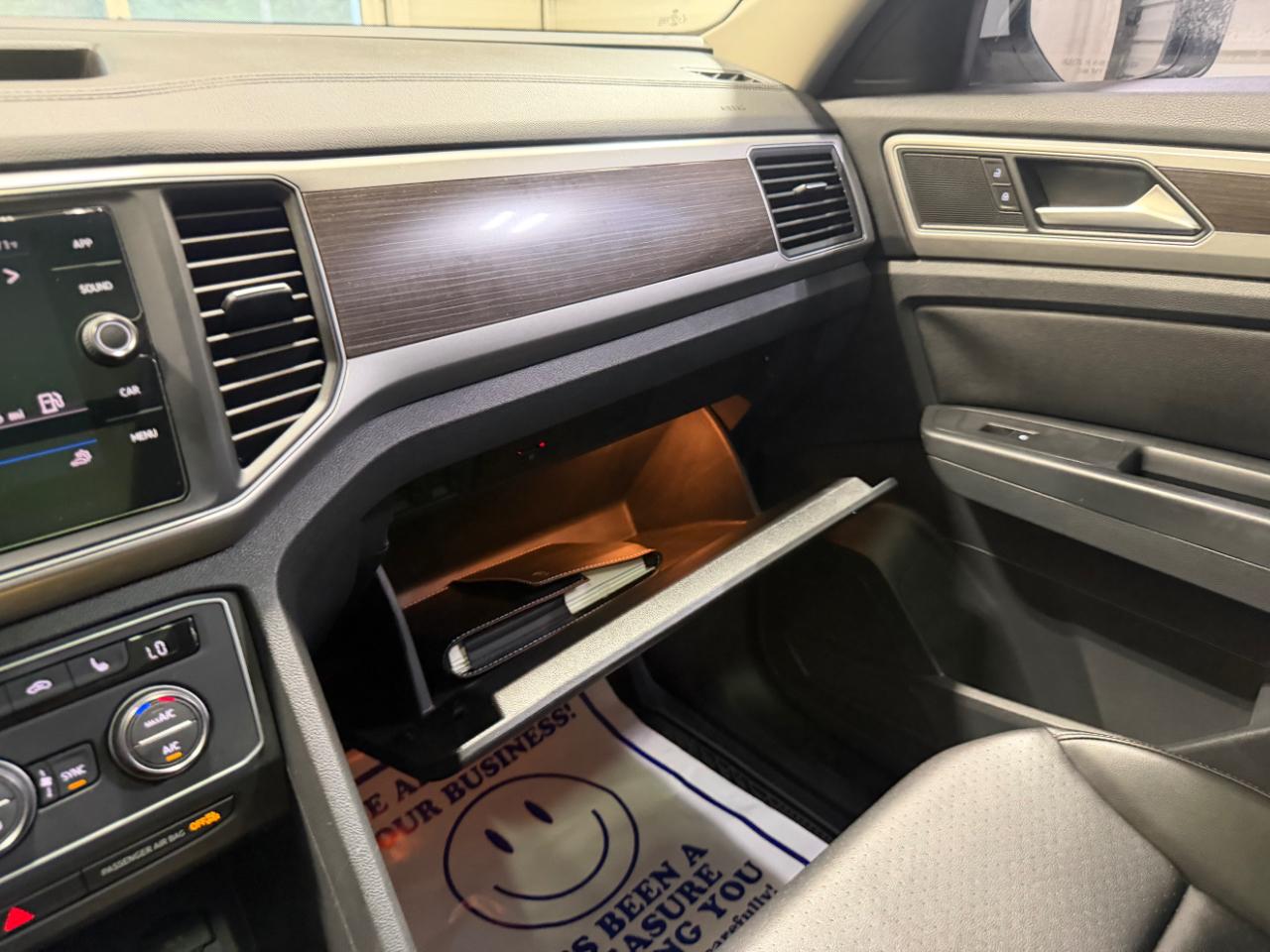 Volkswagen Atlas 3.6L V6 SE w/Technology FWD 2019