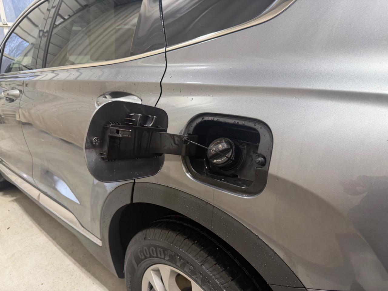 Hyundai Santa Fe SEL 2.4L Auto FWD 2019