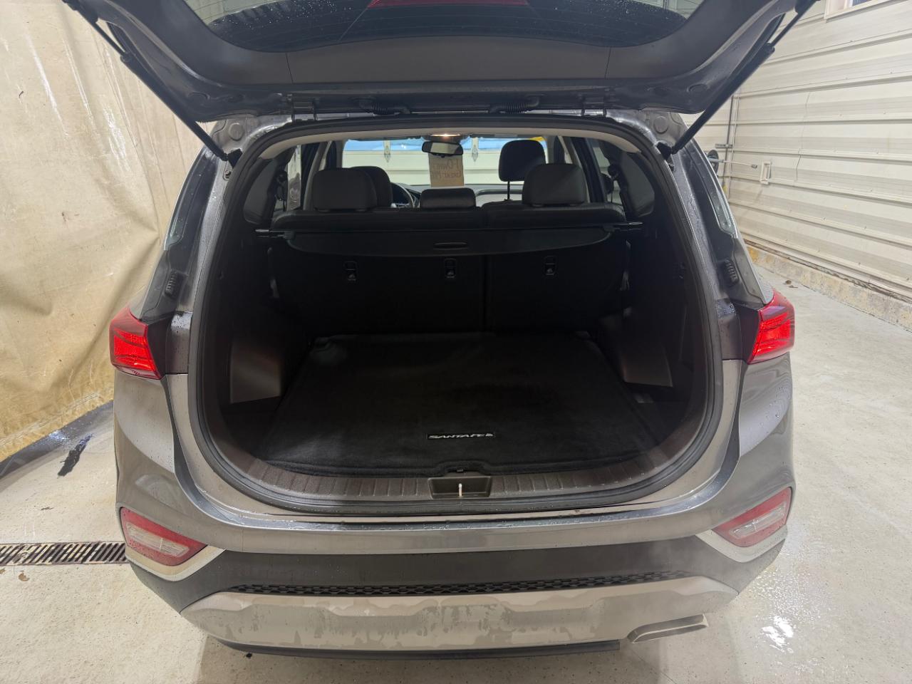 Hyundai Santa Fe SEL 2.4L Auto FWD 2019