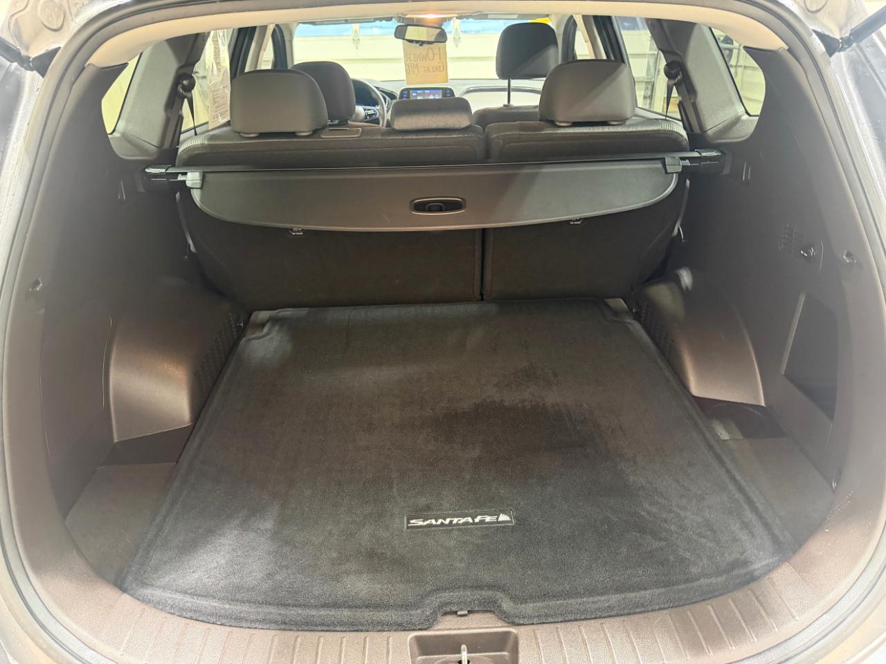 Hyundai Santa Fe SEL 2.4L Auto FWD 2019
