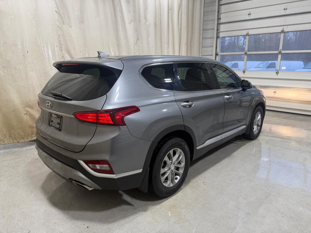 Hyundai Santa Fe SEL 2.4L Auto FWD 2019