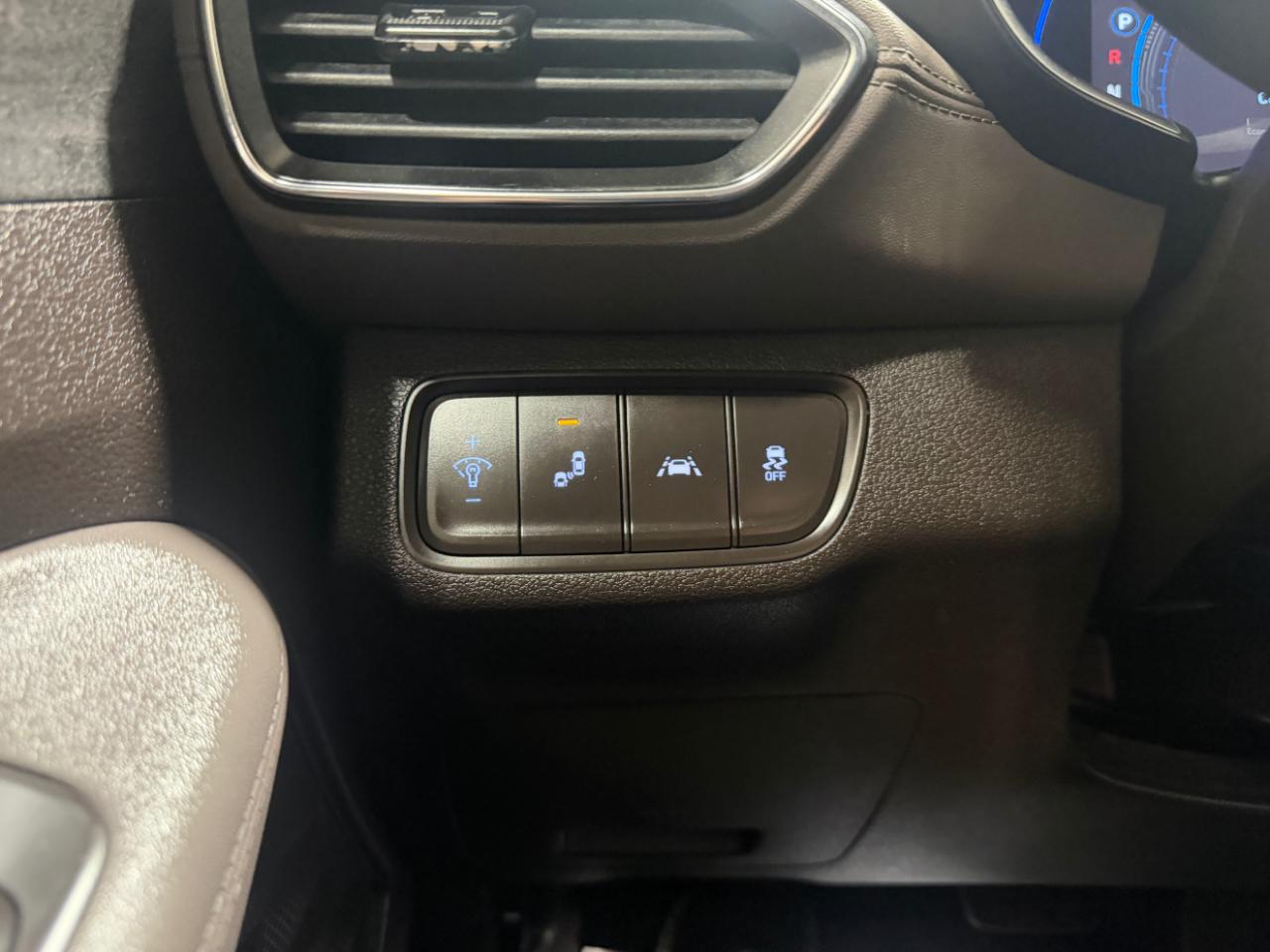 Hyundai Santa Fe SEL 2.4L Auto FWD 2019