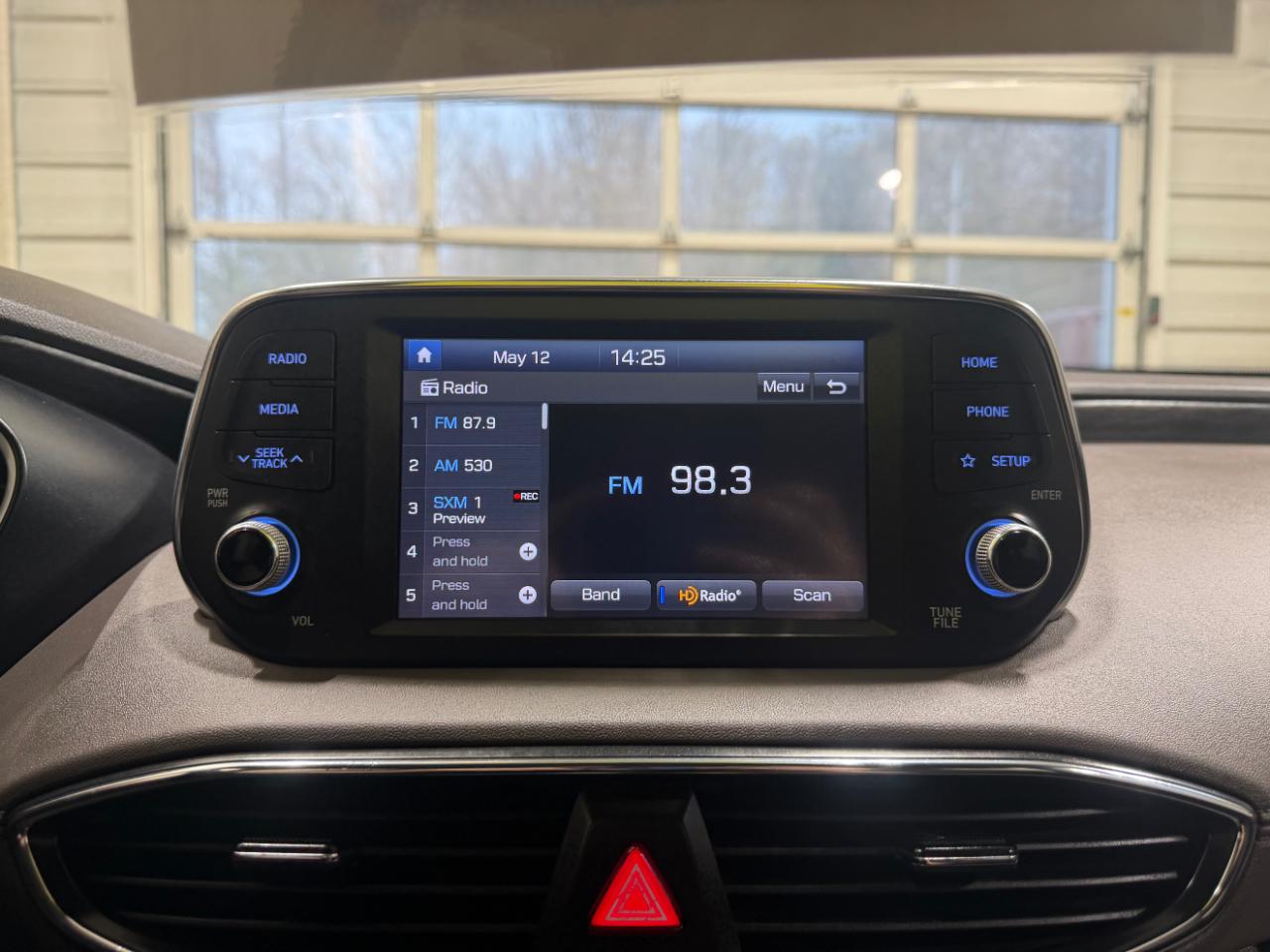 Hyundai Santa Fe SEL 2.4L Auto FWD 2019