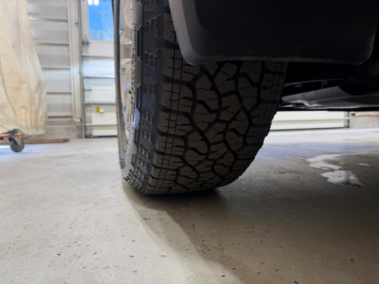 GMC Sierra 1500 4WD Crew Cab 147" SLE 2021