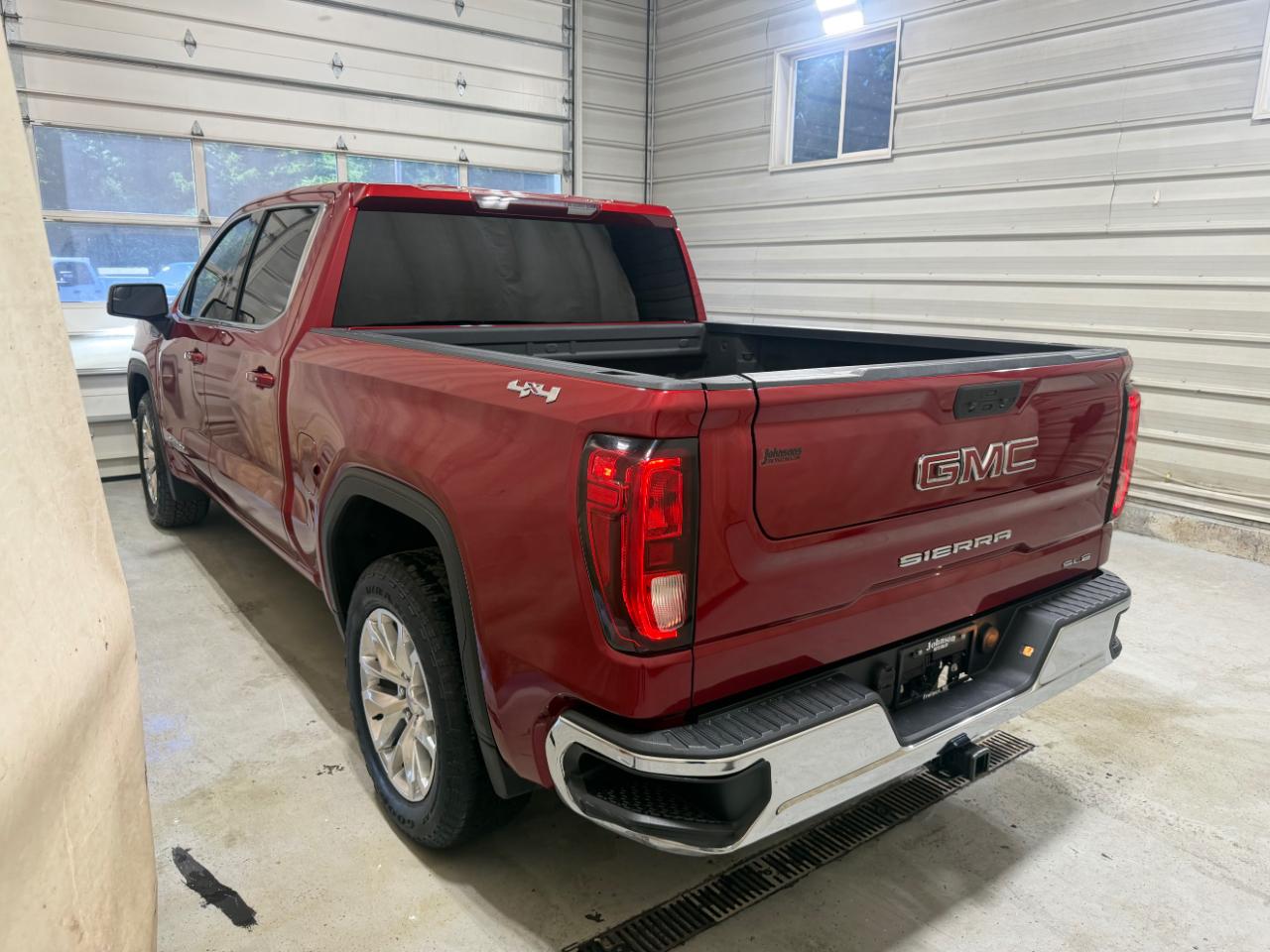 GMC Sierra 1500 4WD Crew Cab 147" SLE 2021