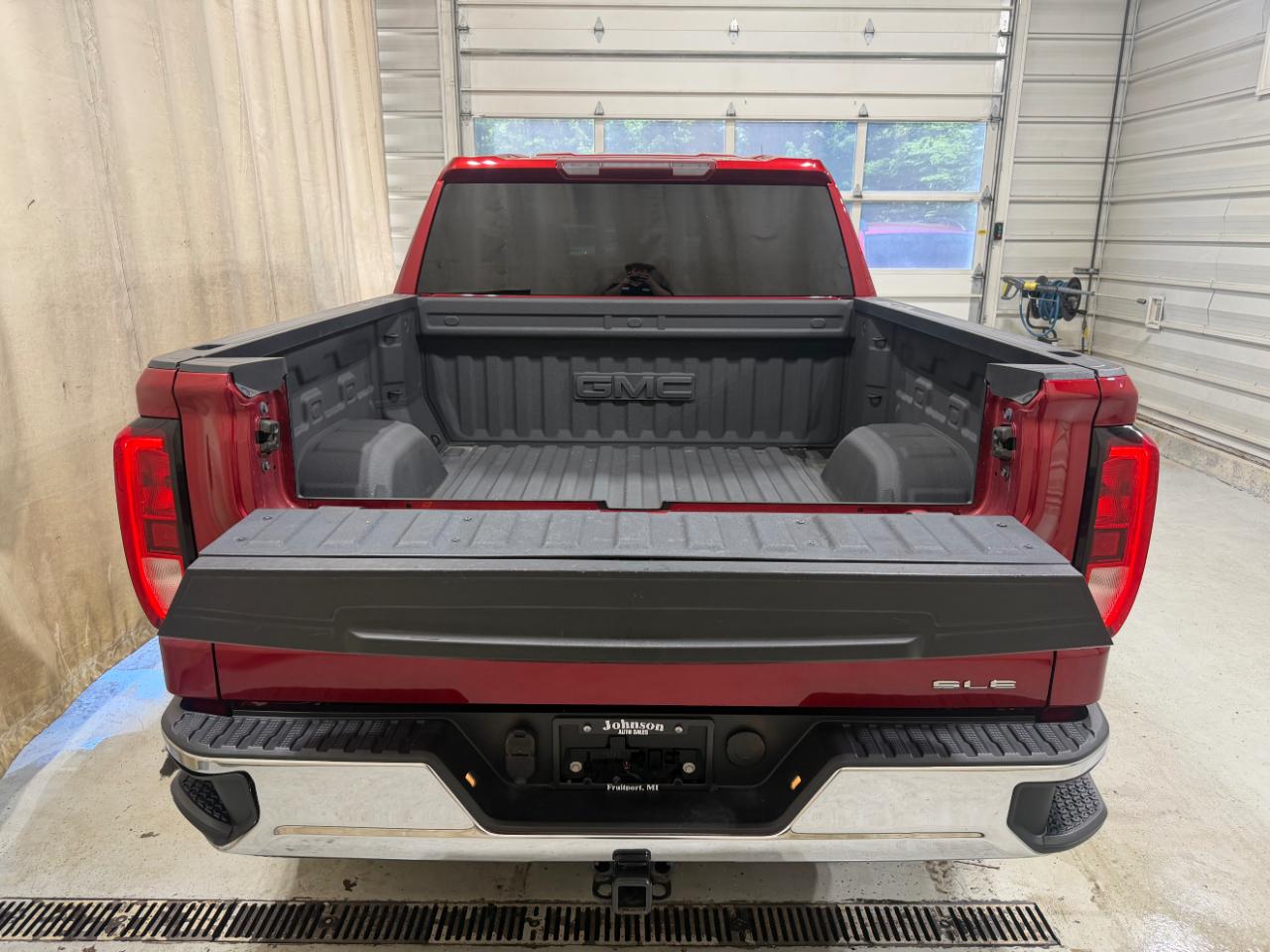 GMC Sierra 1500 4WD Crew Cab 147" SLE 2021