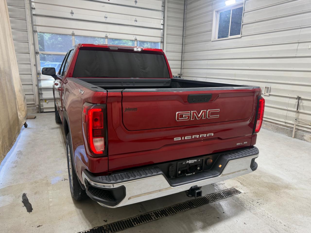 GMC Sierra 1500 4WD Crew Cab 147" SLE 2021