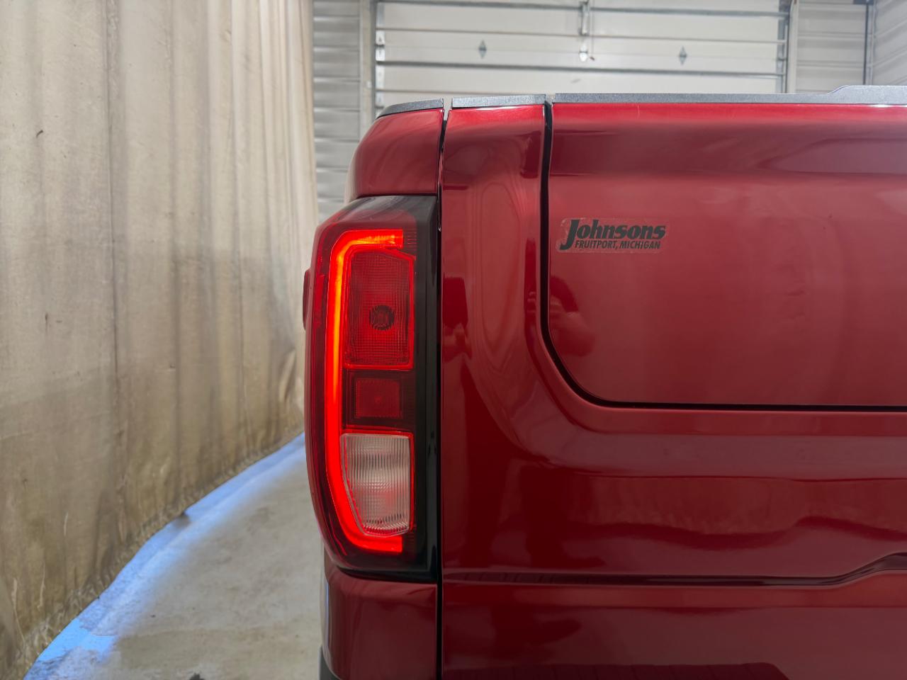 GMC Sierra 1500 4WD Crew Cab 147" SLE 2021