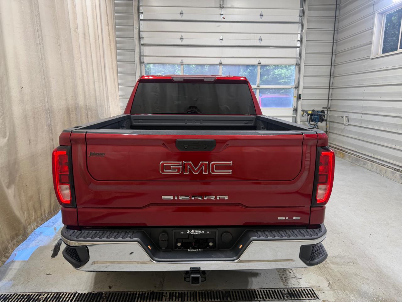 GMC Sierra 1500 4WD Crew Cab 147" SLE 2021