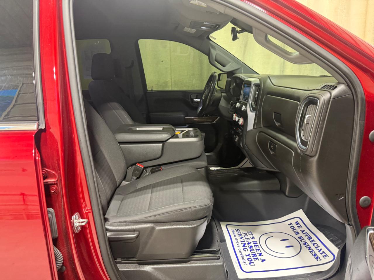 GMC Sierra 1500 4WD Crew Cab 147" SLE 2021