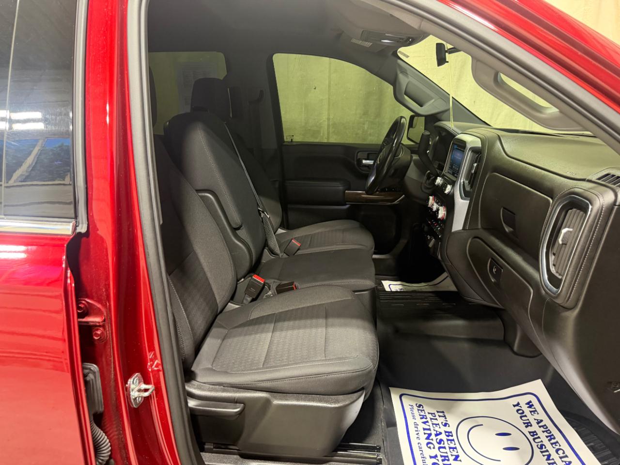 GMC Sierra 1500 4WD Crew Cab 147" SLE 2021