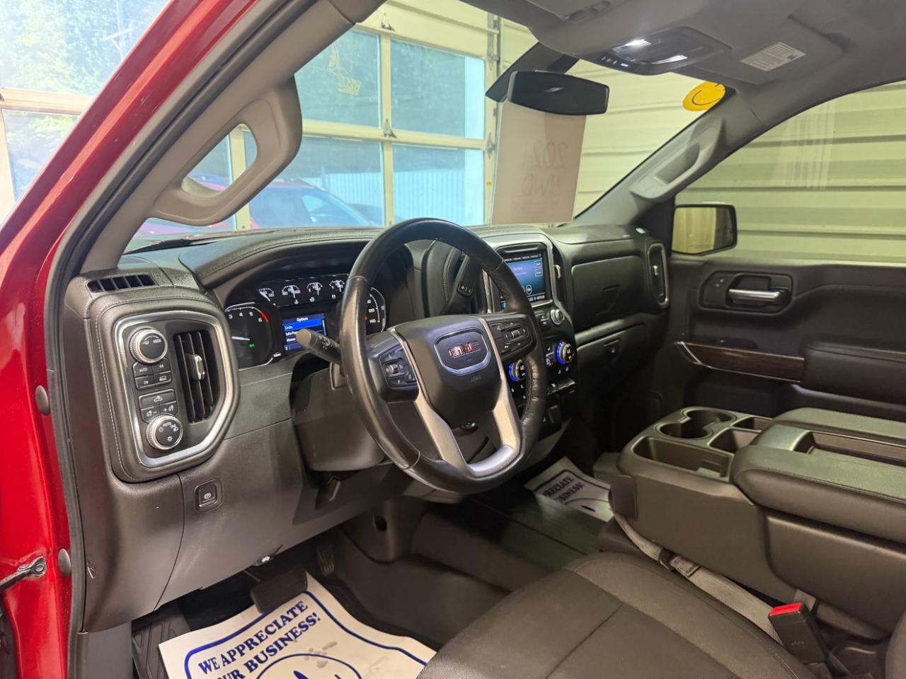 GMC Sierra 1500 4WD Crew Cab 147" SLE 2021