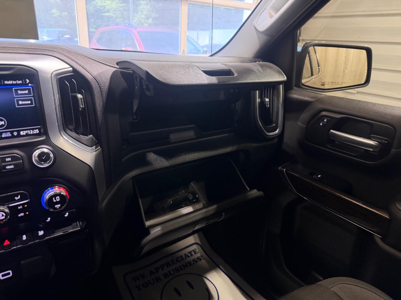 GMC Sierra 1500 4WD Crew Cab 147" SLE 2021