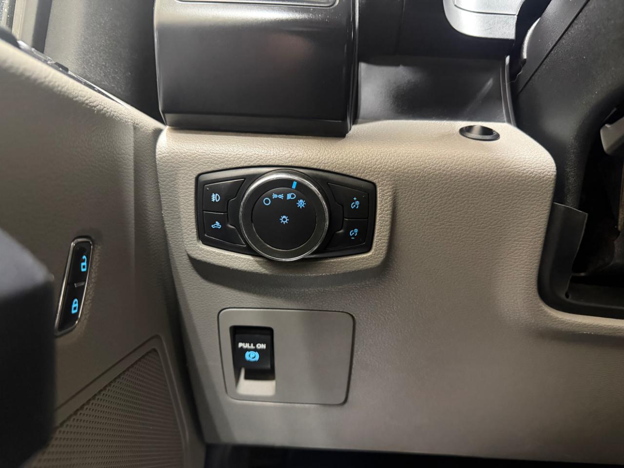 Ford F-150 4WD SuperCab 145" XLT 2016