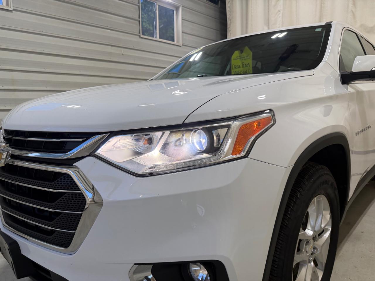 Chevrolet Traverse AWD 4dr LT Cloth w/1LT 2021