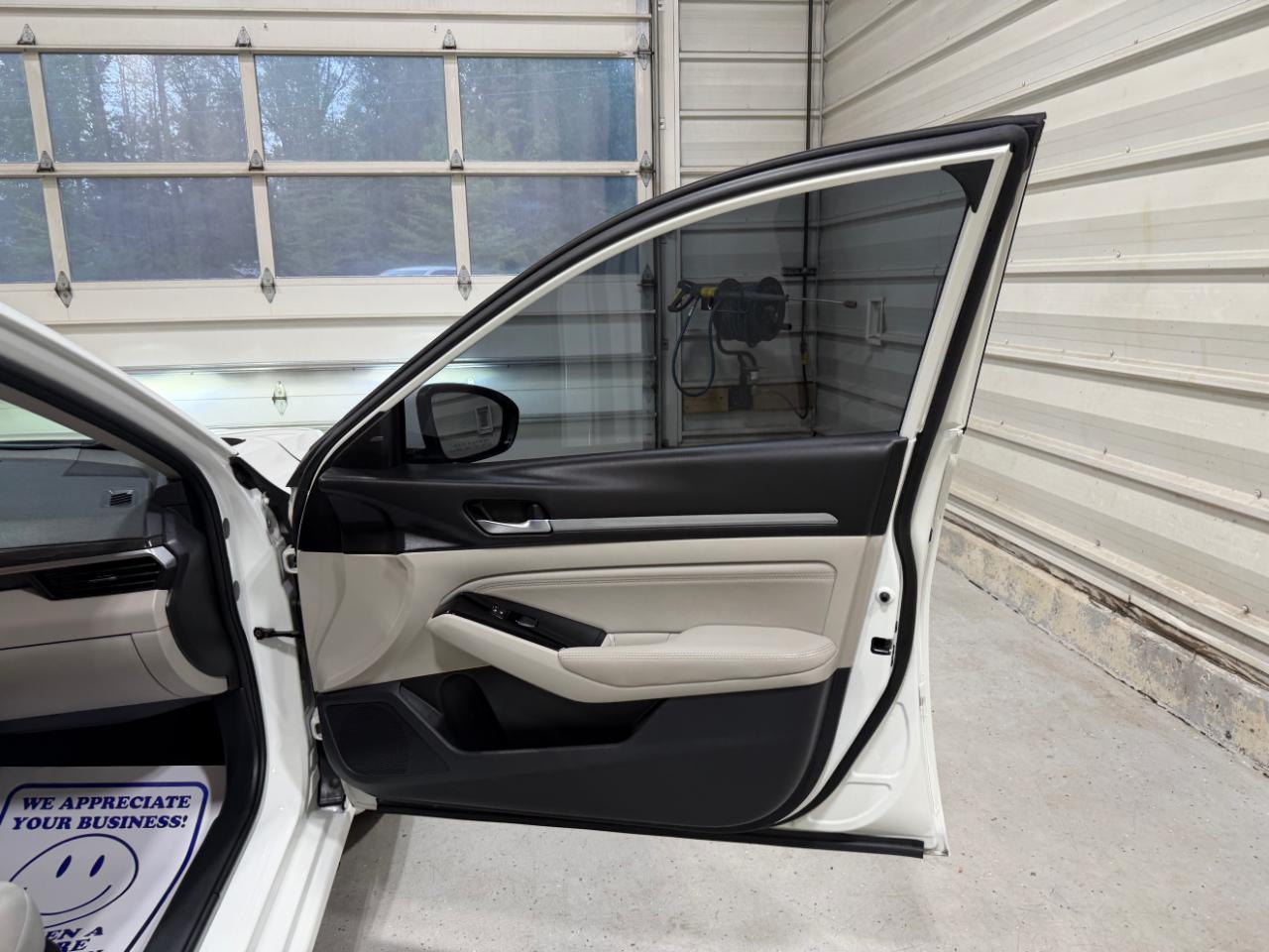 Nissan Altima 2.5 SV Sedan 2023