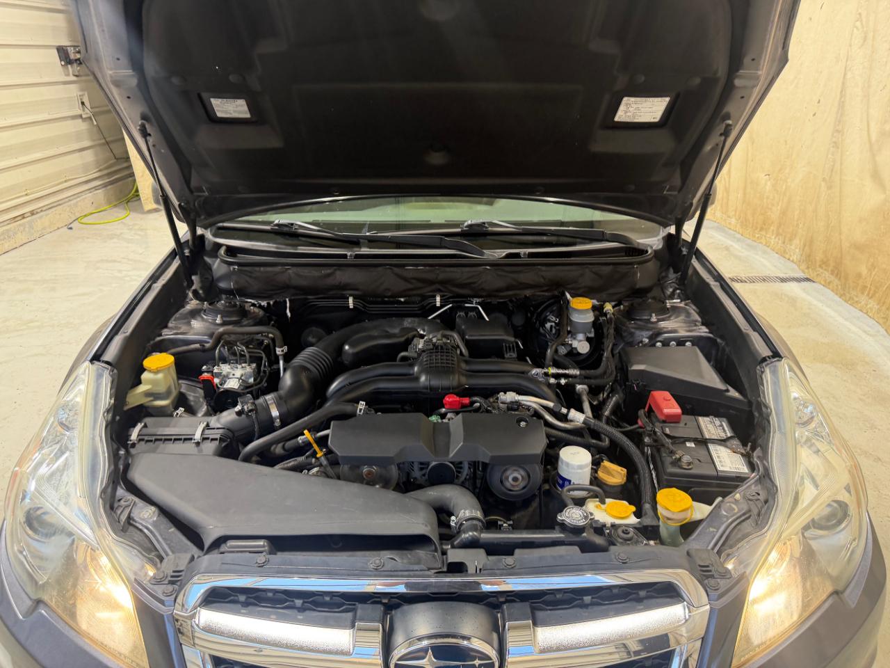 Subaru Legacy 4dr Sdn H4 Auto 2.5i Premium 2013