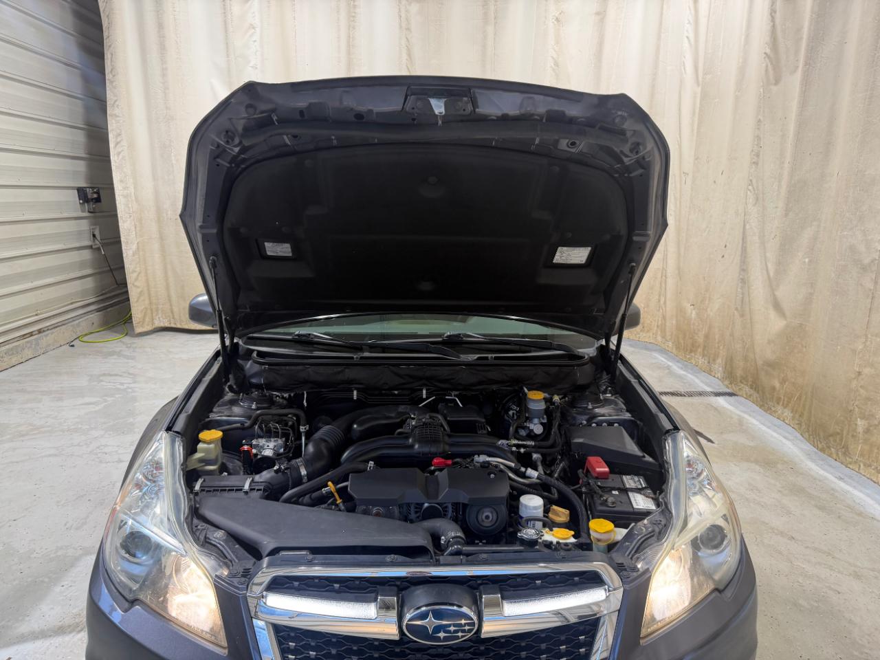 Subaru Legacy 4dr Sdn H4 Auto 2.5i Premium 2013