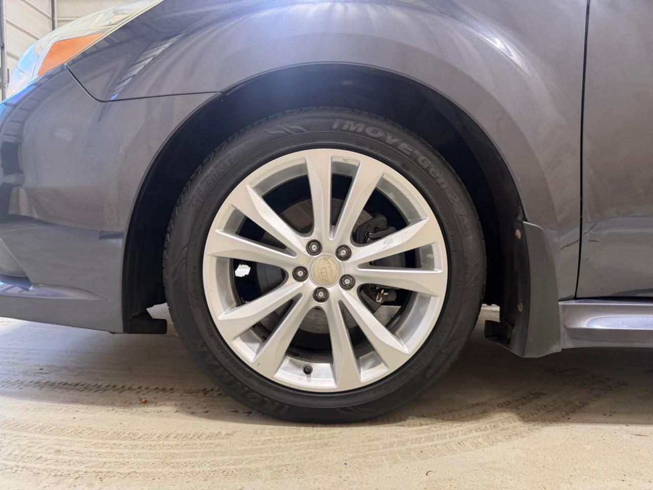 Subaru Legacy 4dr Sdn H4 Auto 2.5i Premium 2013