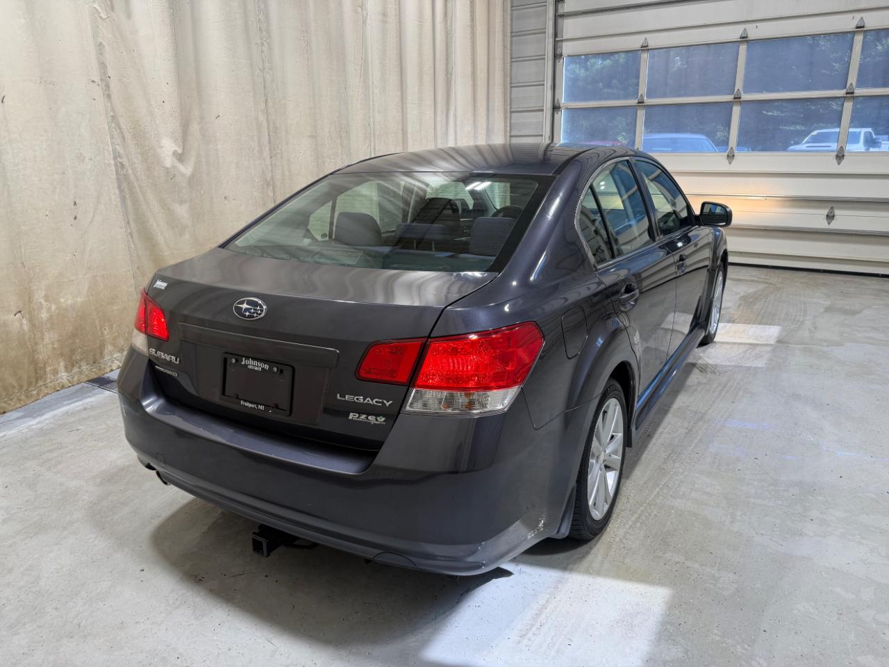 Subaru Legacy 4dr Sdn H4 Auto 2.5i Premium 2013