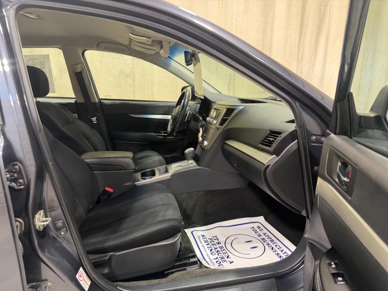 Subaru Legacy 4dr Sdn H4 Auto 2.5i Premium 2013