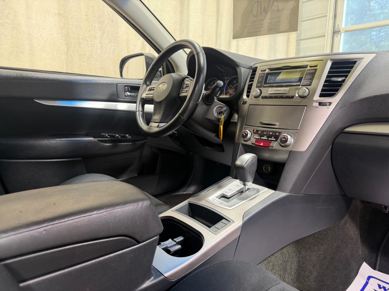 Subaru Legacy 4dr Sdn H4 Auto 2.5i Premium 2013