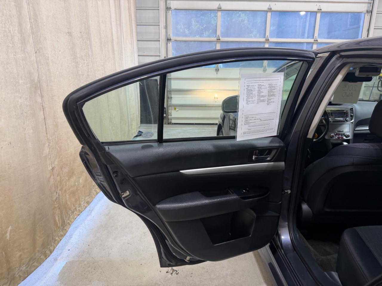 Subaru Legacy 4dr Sdn H4 Auto 2.5i Premium 2013