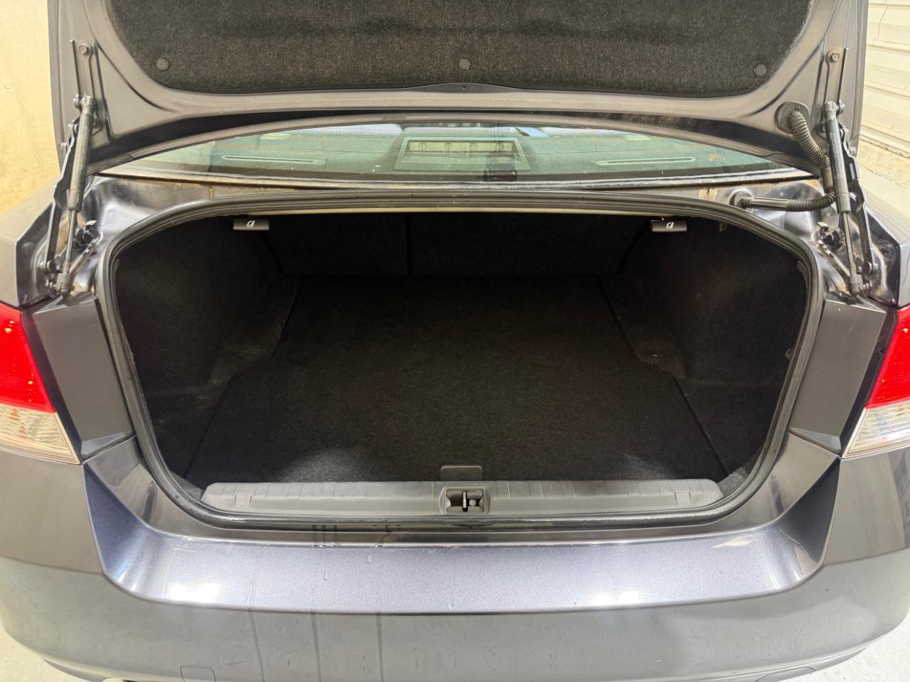 Subaru Legacy 4dr Sdn H4 Auto 2.5i Premium 2013