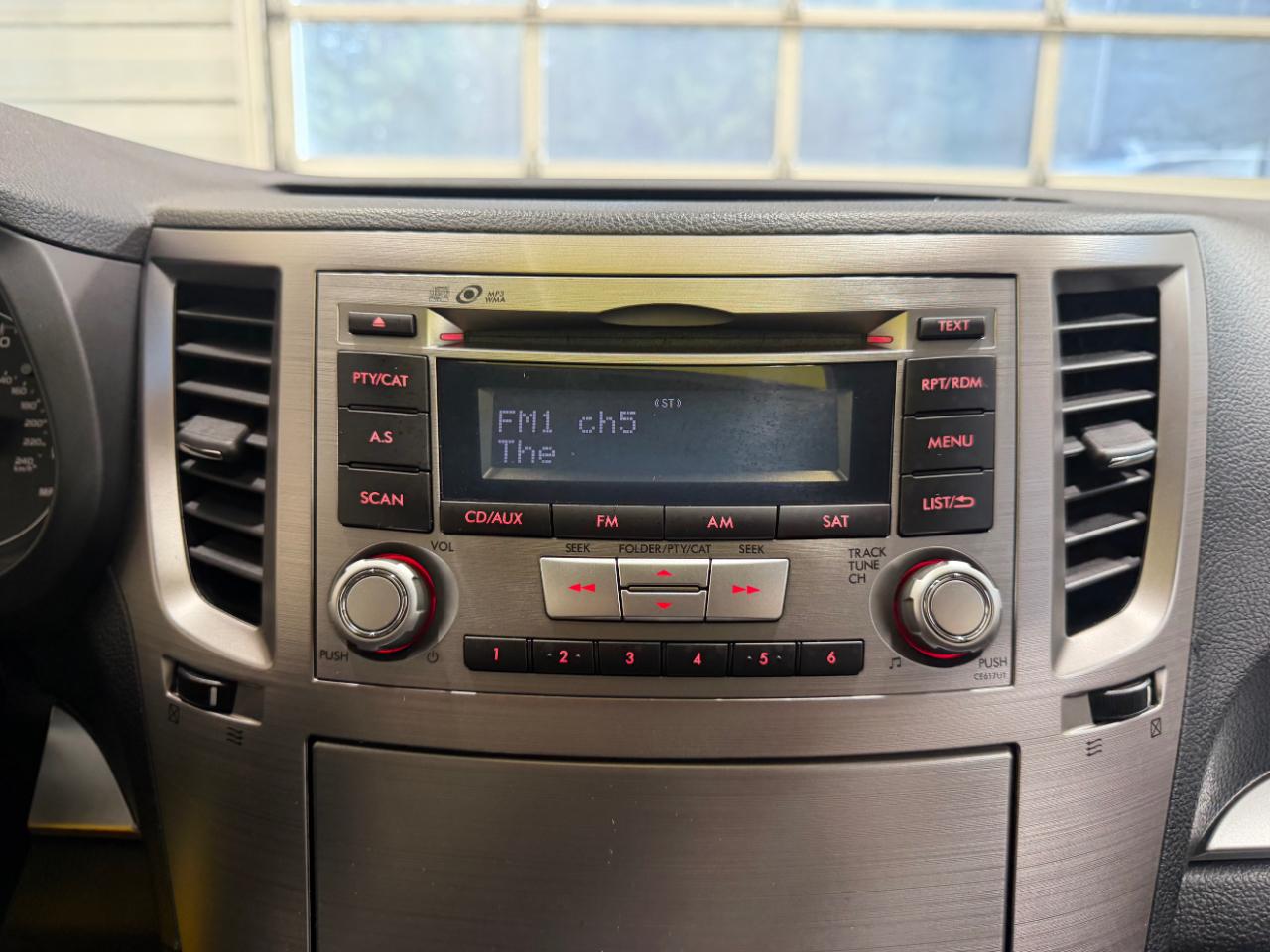 Subaru Legacy 4dr Sdn H4 Auto 2.5i Premium 2013