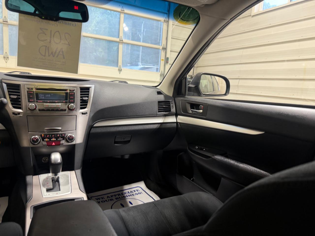Subaru Legacy 4dr Sdn H4 Auto 2.5i Premium 2013