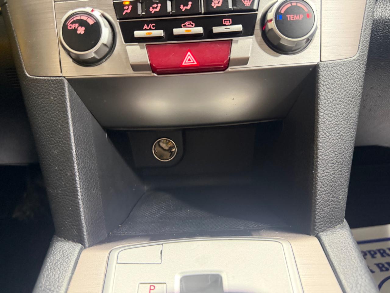 Subaru Legacy 4dr Sdn H4 Auto 2.5i Premium 2013