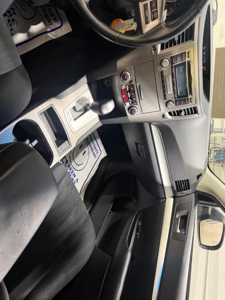 Subaru Legacy 4dr Sdn H4 Auto 2.5i Premium 2013