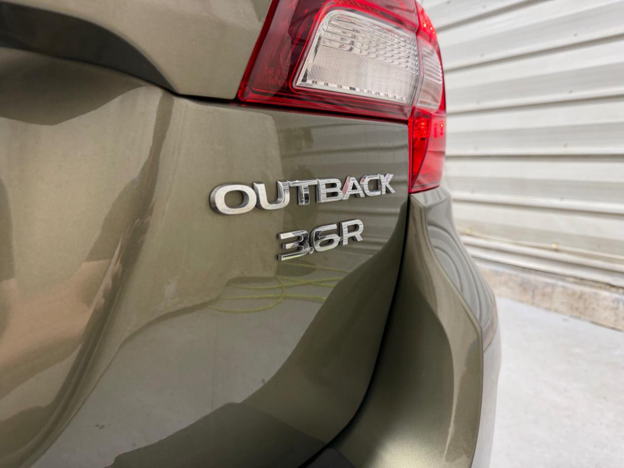 Subaru Outback 3.6R Touring 2017