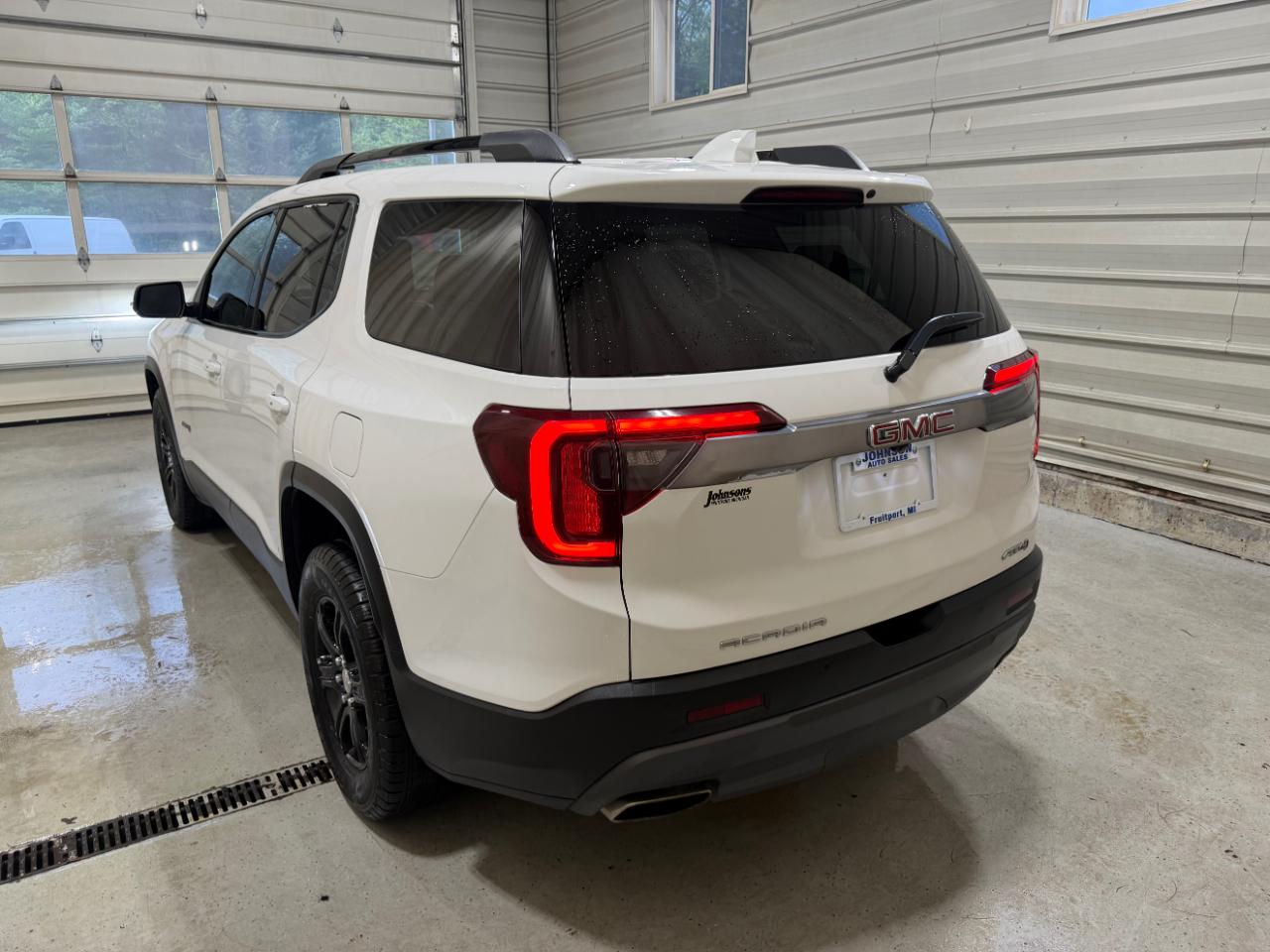 GMC Acadia AWD 4dr AT4 2020