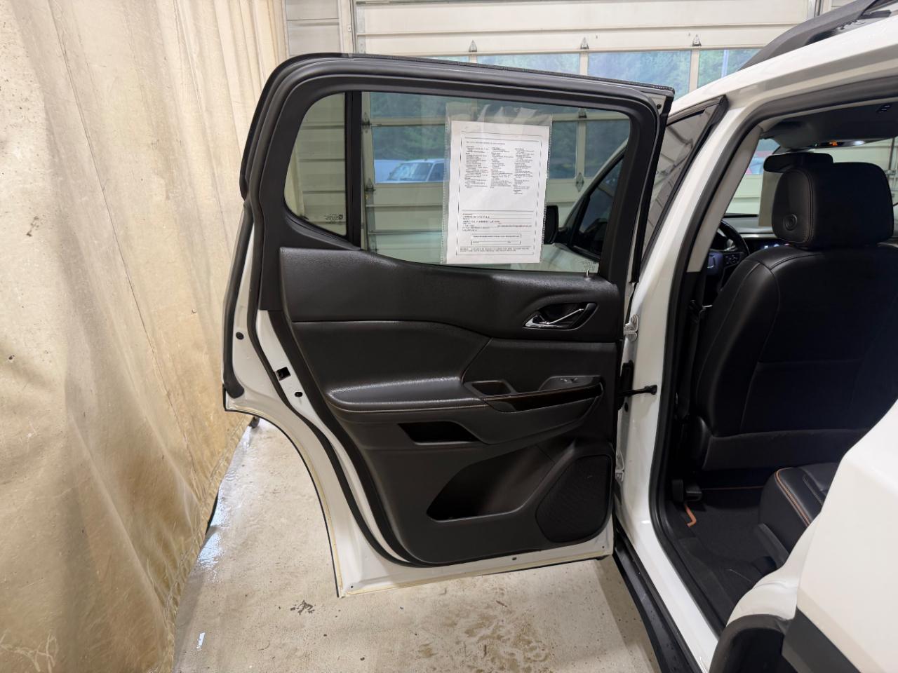 GMC Acadia AWD 4dr AT4 2020