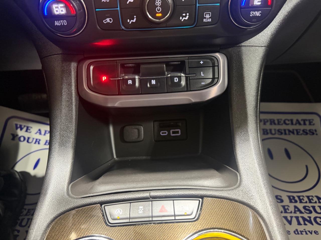 GMC Acadia AWD 4dr AT4 2020