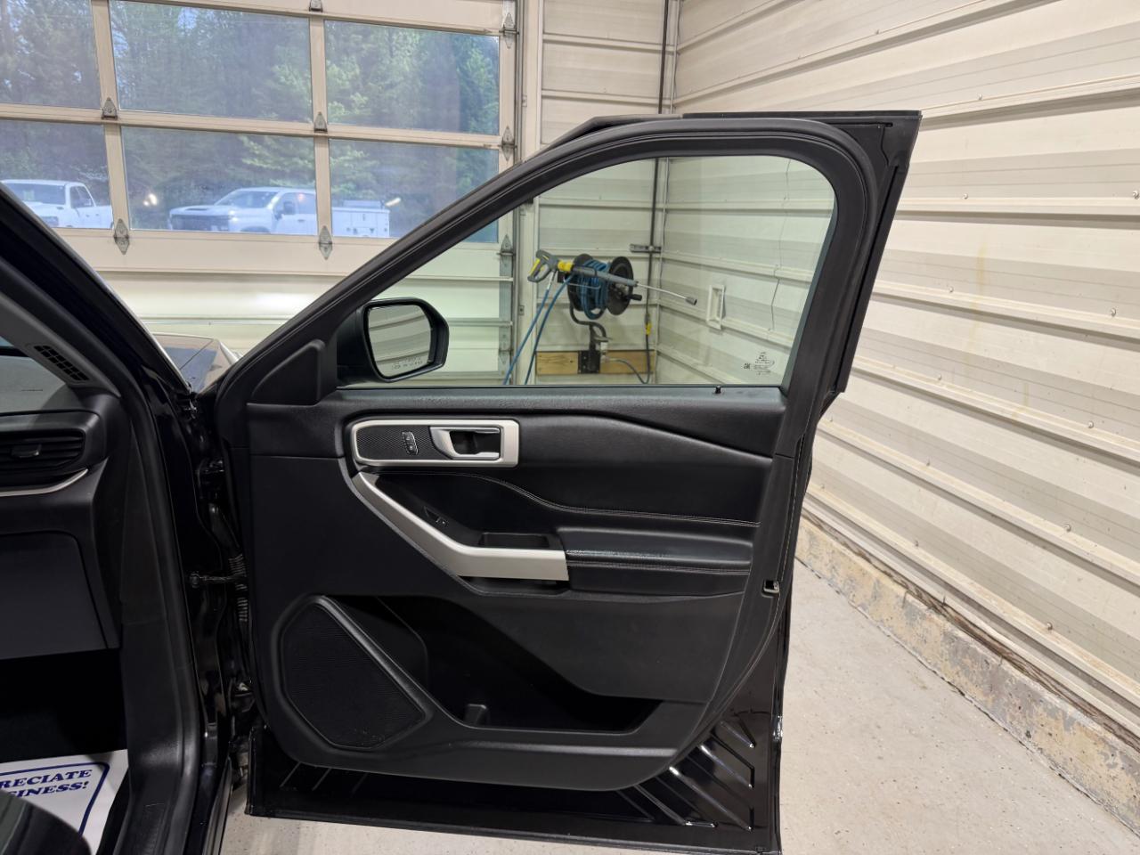 Ford Explorer XLT 4WD 2022