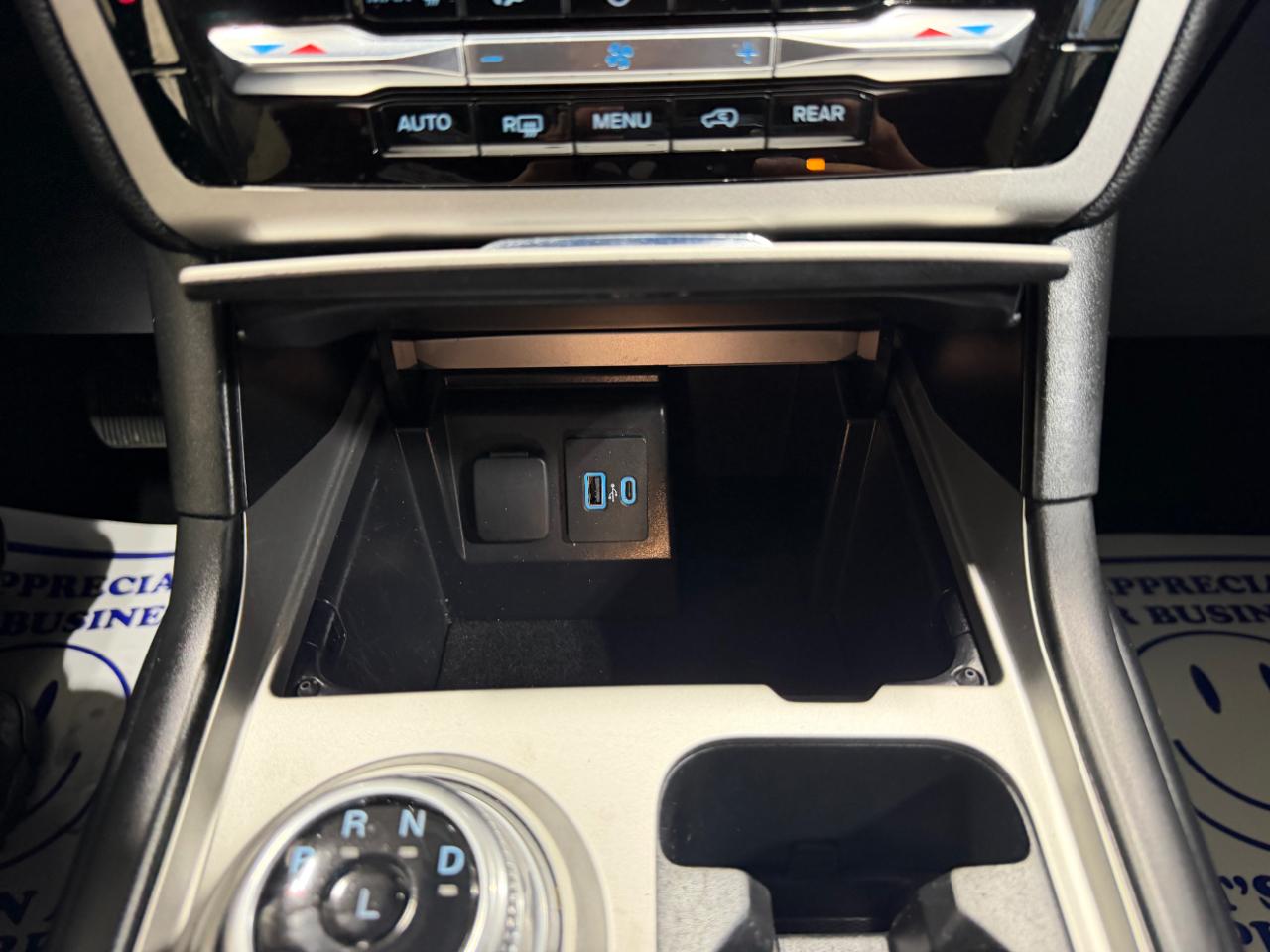 Ford Explorer XLT 4WD 2022