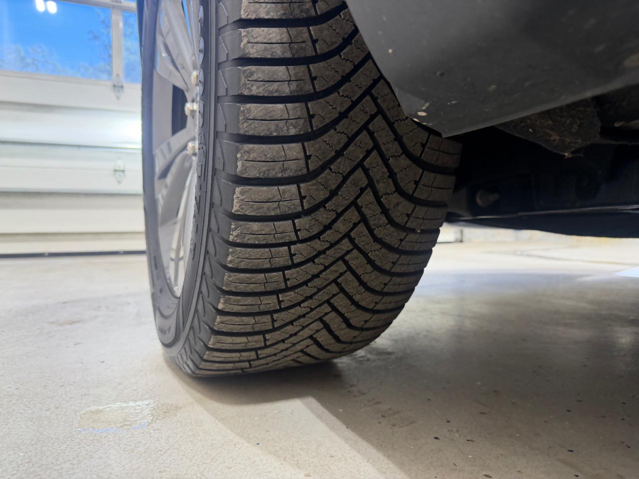 Ford Explorer XLT 4WD 2023
