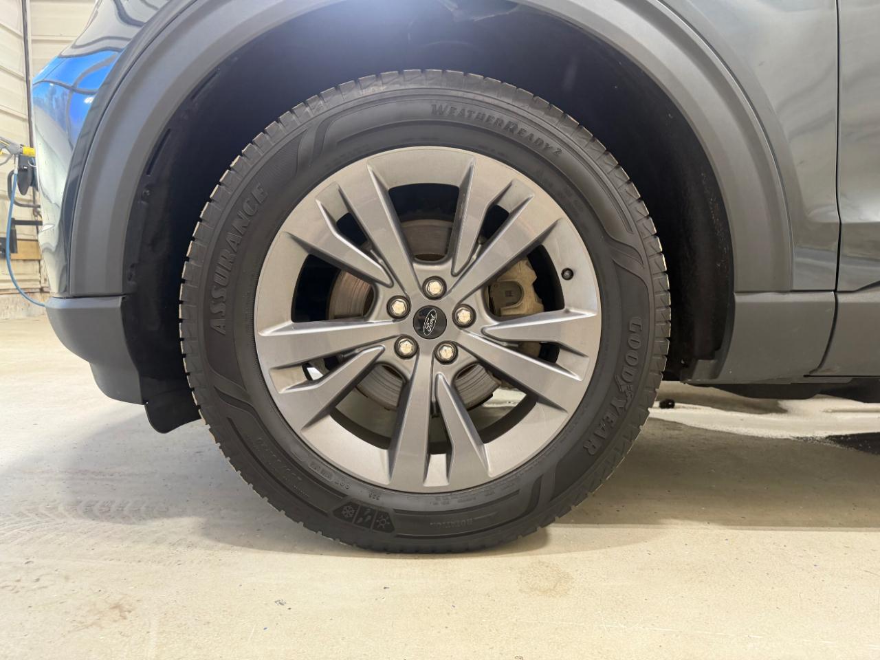 Ford Explorer XLT 4WD 2023