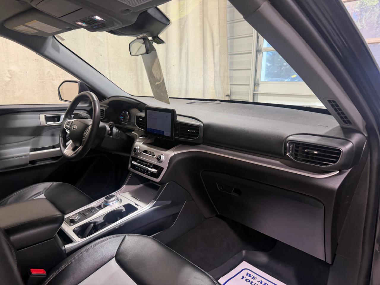 Ford Explorer XLT 4WD 2023