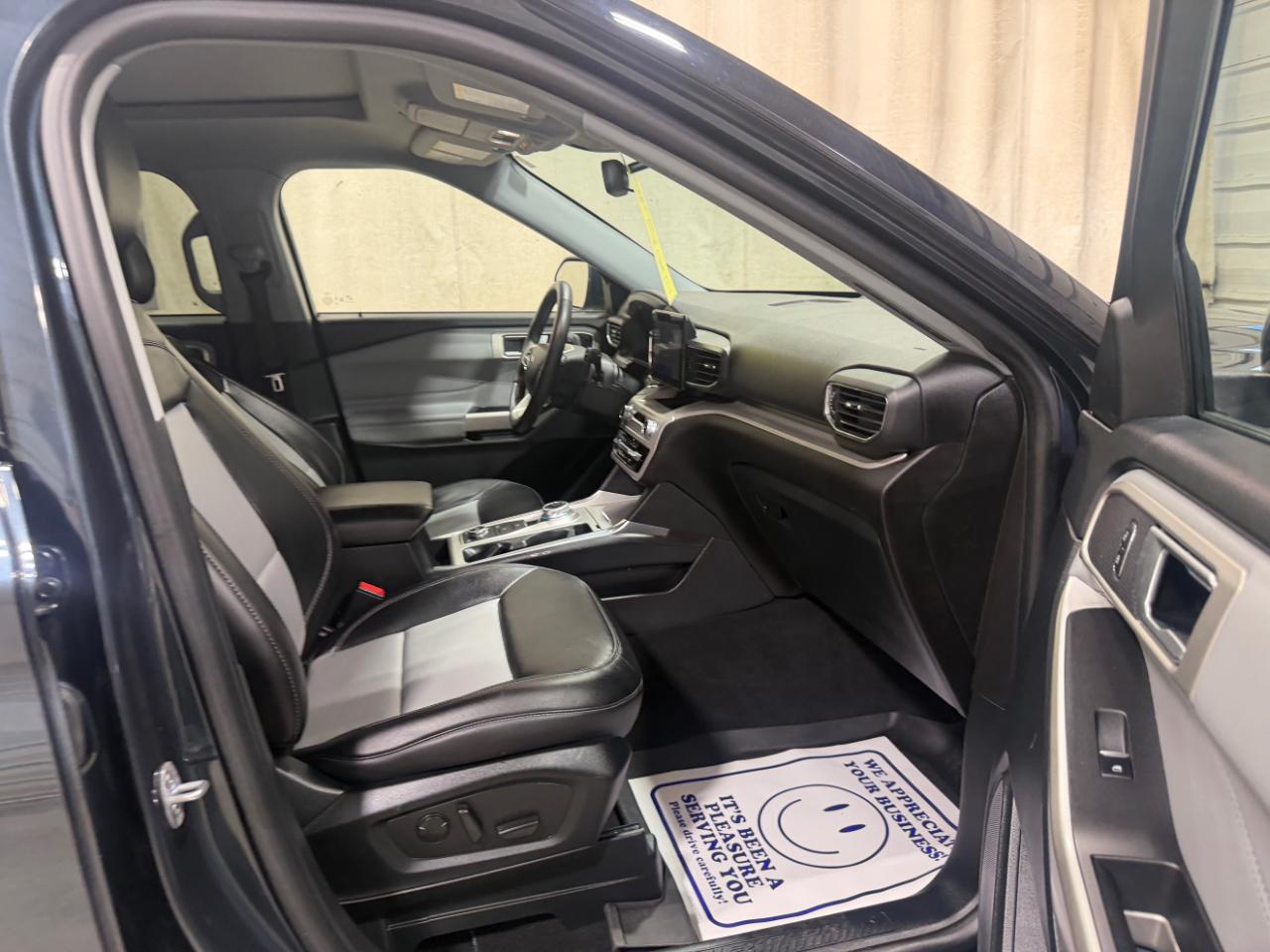 Ford Explorer XLT 4WD 2023