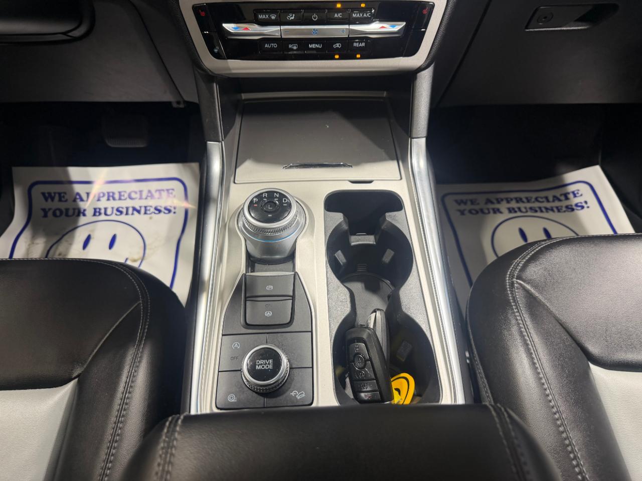 Ford Explorer XLT 4WD 2023