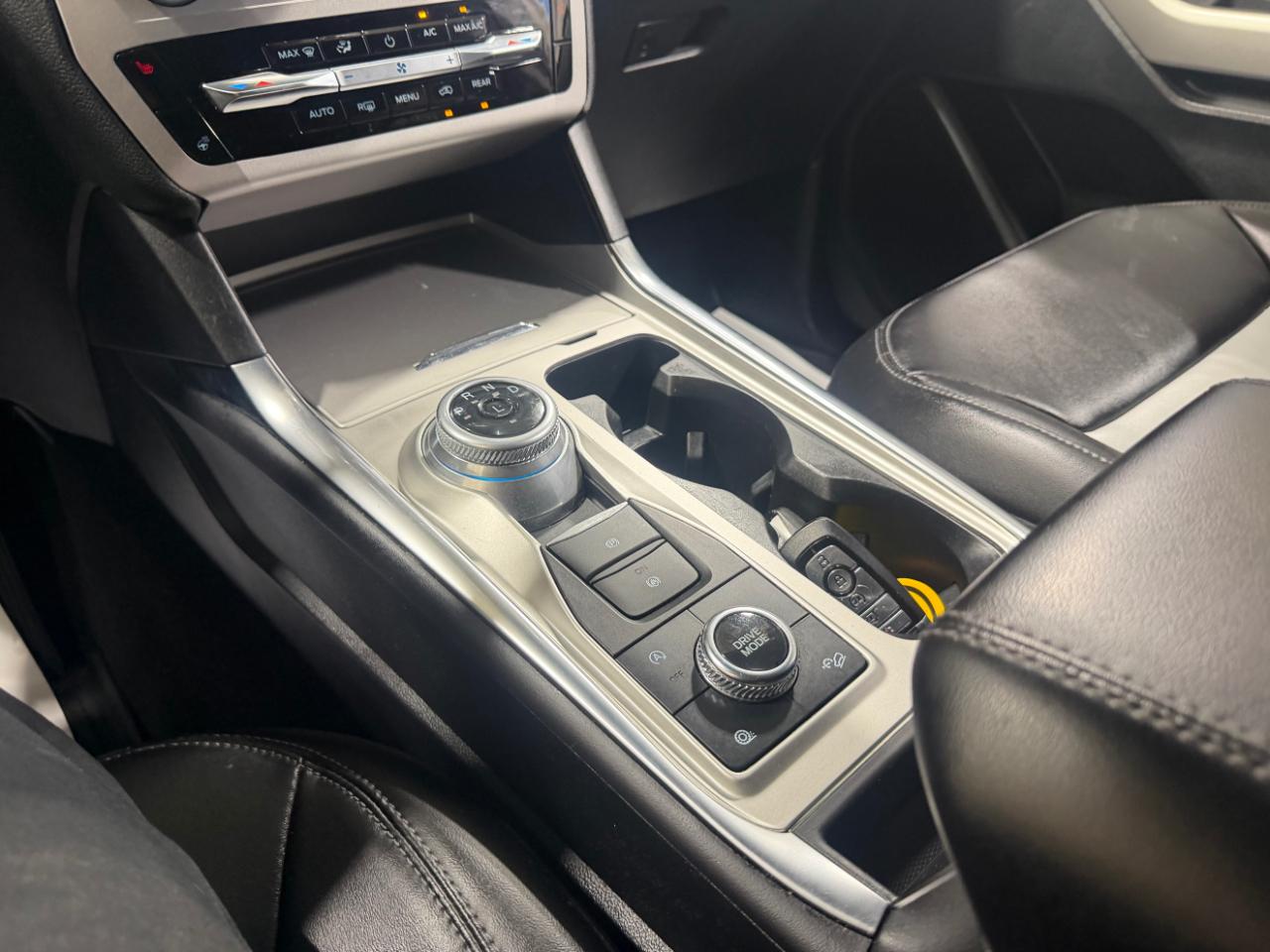 Ford Explorer XLT 4WD 2023