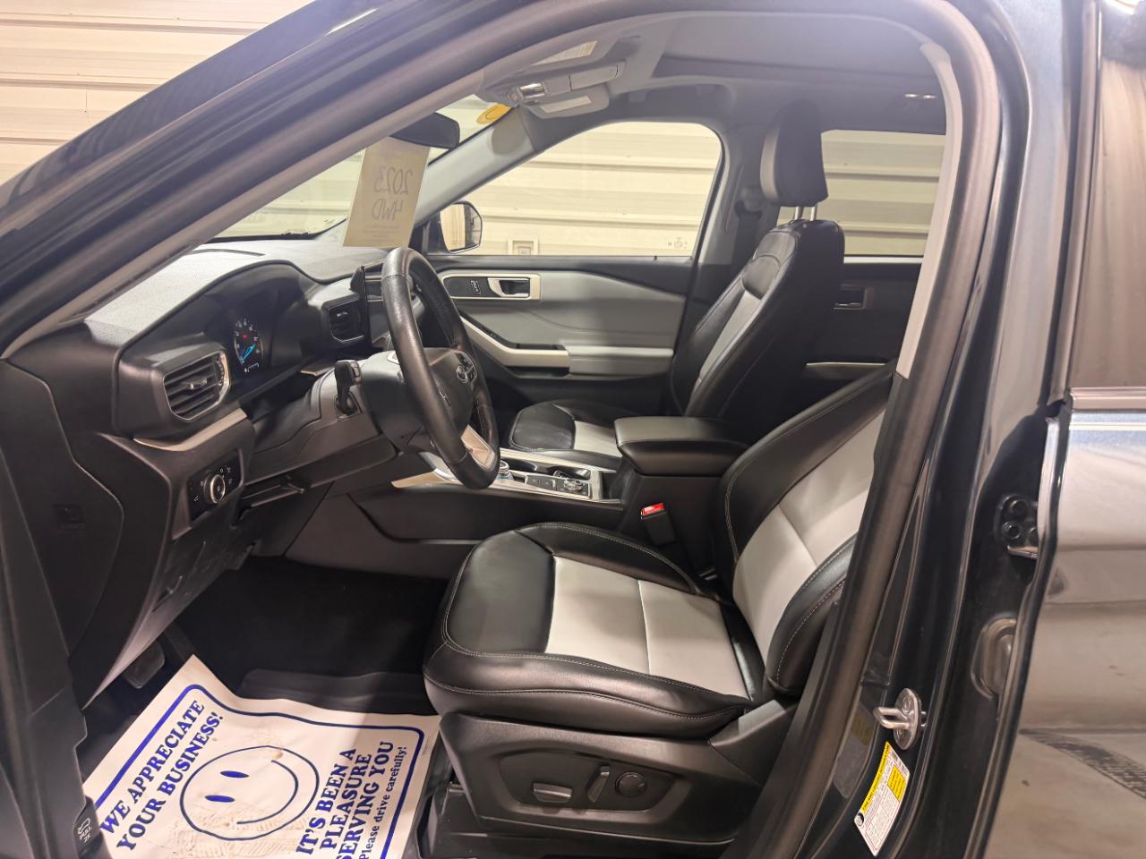 Ford Explorer XLT 4WD 2023