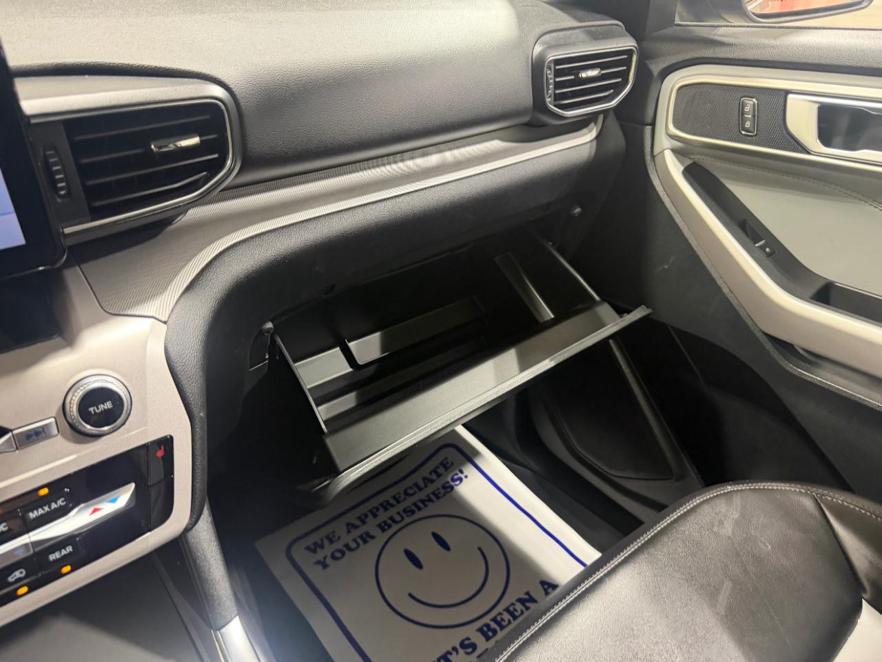 Ford Explorer XLT 4WD 2023