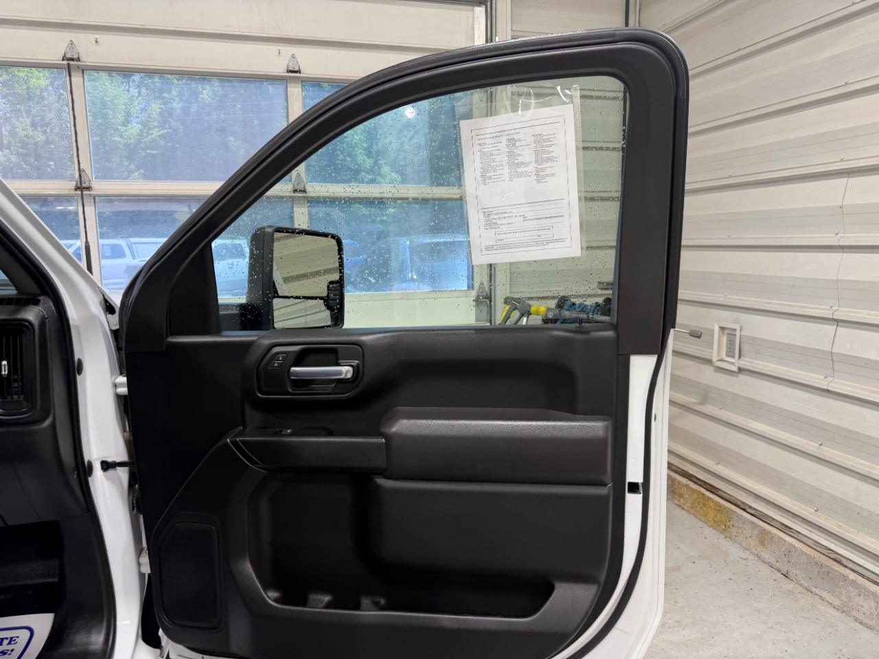 Chevrolet Silverado 2500HD 4WD Reg Cab 142" Work Truck 2022