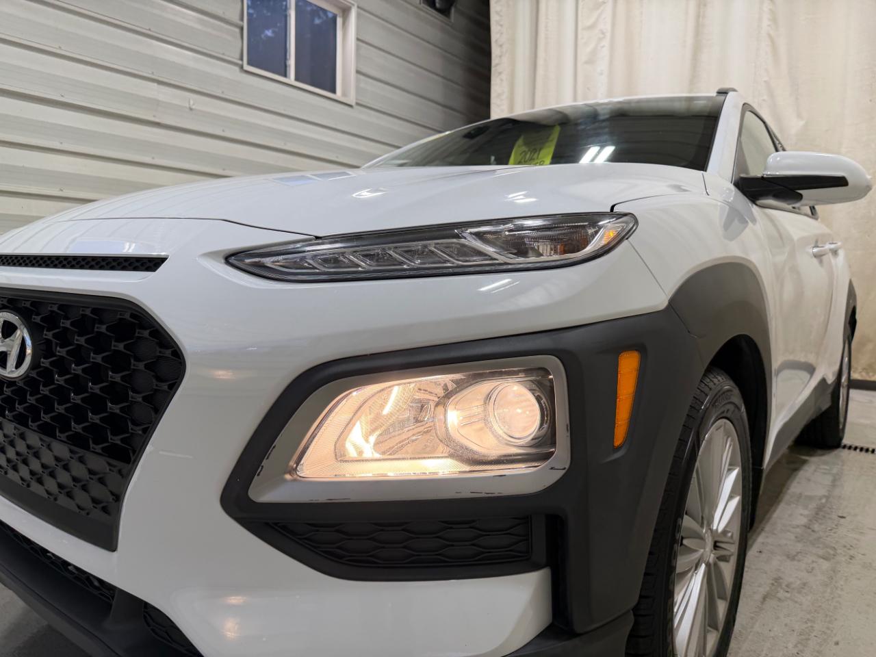 Hyundai Kona SEL Auto FWD 2021